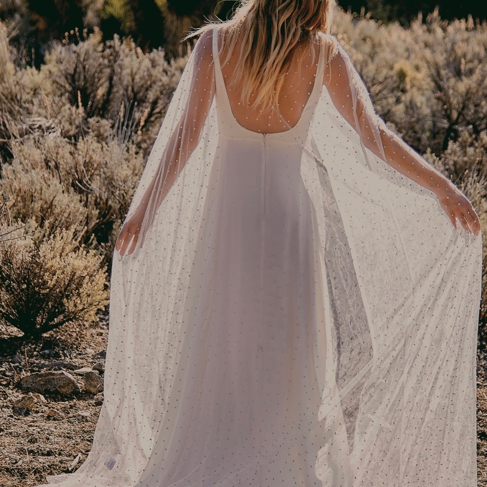 NWT Daughters of Simone Elie Cape
